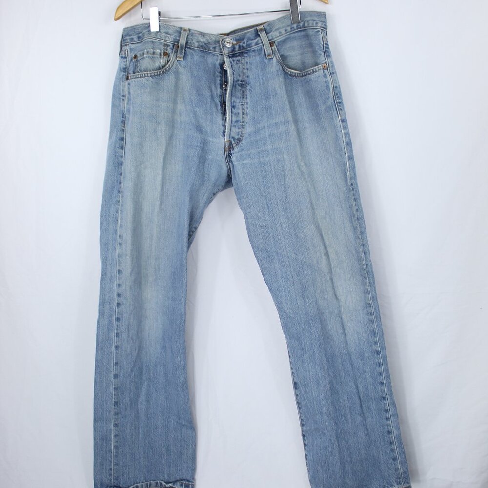 LEVI'S 501 LIGHT BLUE WASH DISTRESSED MEN'S BUTTON DOWN FLY JEAN SZ 36X30 MEXICO
